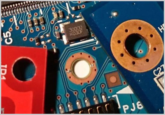 探索PCB小圆孔的多样功能：连接、定位、散热与隔离